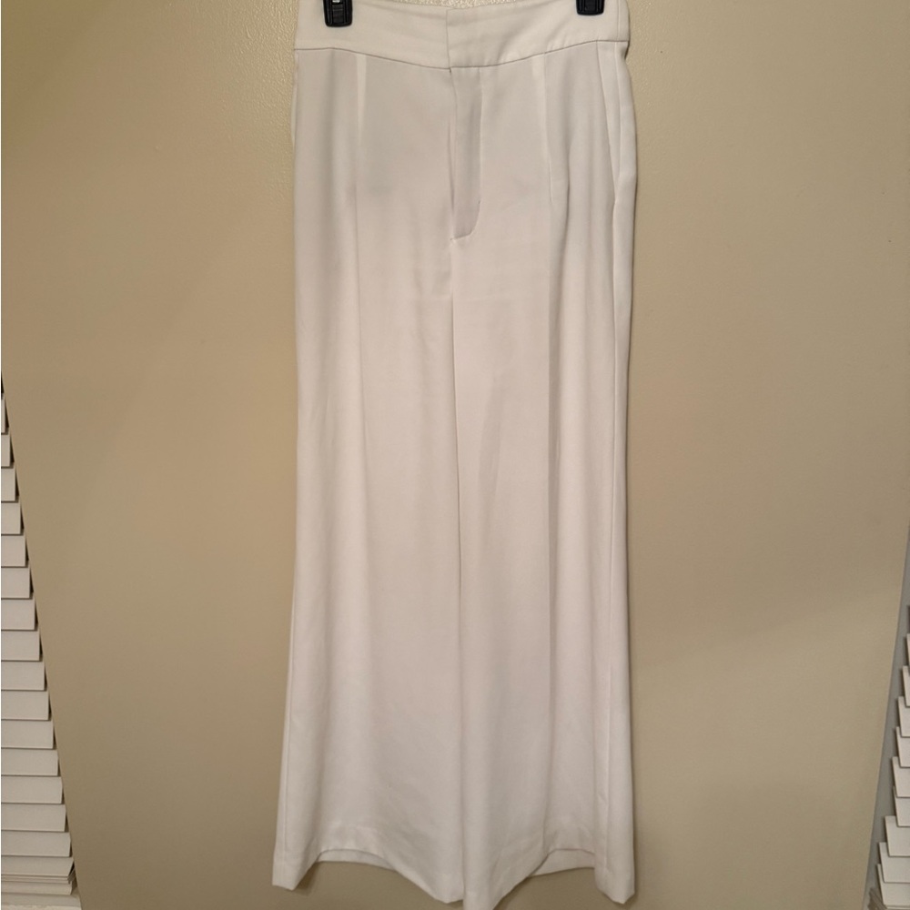 Zara High Waist White Wide Leg Trouser Pants. S size.